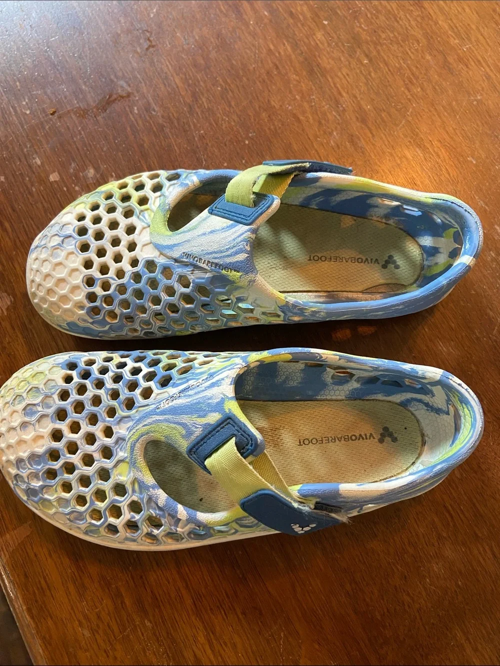 Vivobarefoot kids Ultra Bloom water shoes US 1 / EU 32